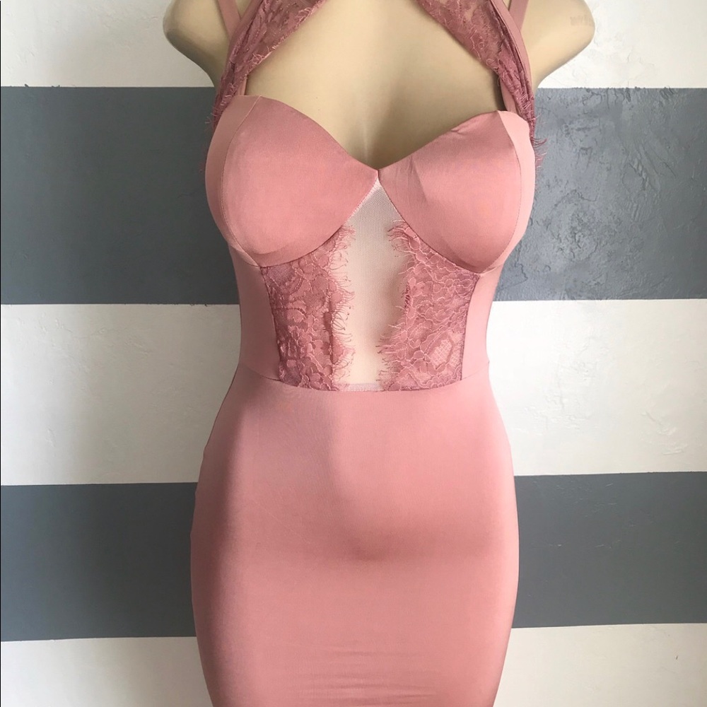 Fashio Nova Dress with lace